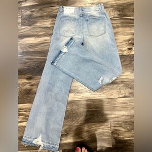 NWT Petra 153 Light Wash Distressed Jeans Sz 7/27